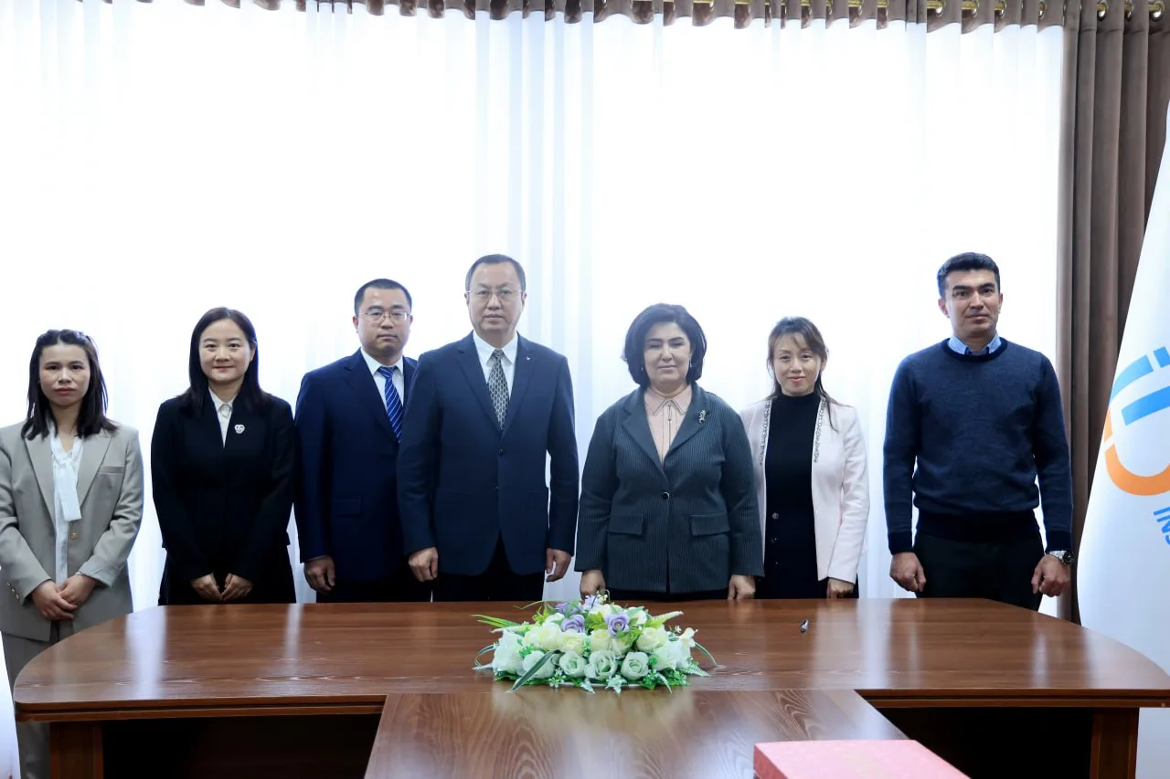 Sian neft universiteti prorektori Chjan Junszyun boshchiligidagi delegatsiya tashrif buyurdi.